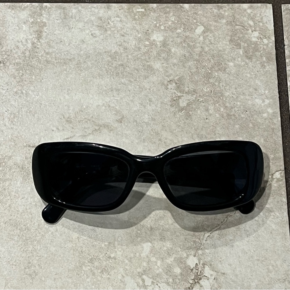 Ray Ban Sunglasses Womens RB4122 Rectangle Polished Black Summer Beach Italy